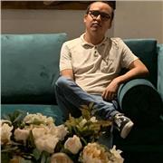 Profesor de español imparte clases a alumnos de todas las edades y nacionalidades